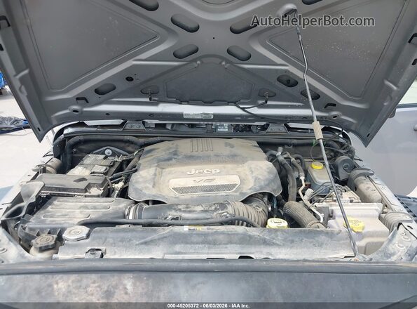 1C4BJWDG7JL808233 2018 JEEP WRANGLER Серебряный Вид сзади