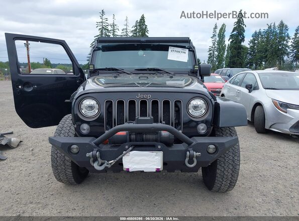 1C4BJWDG7JL864513 2018 JEEP WRANGLER Black Rear interior view
