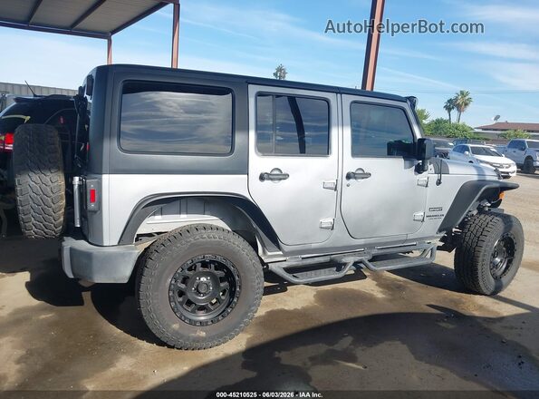 1C4BJWDG8GL248201 2016 JEEP WRANGLER UNLIMITED Gray Rear interior view