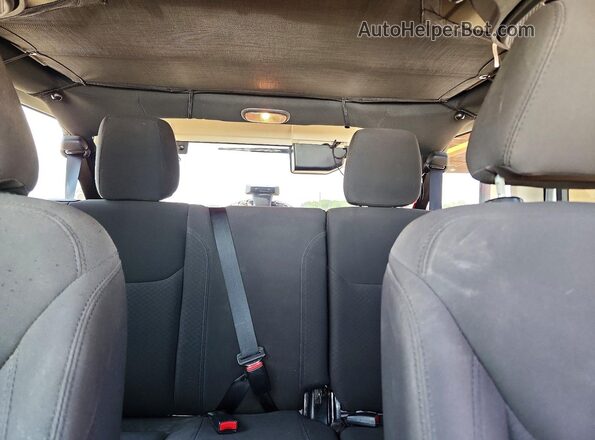 1C4BJWDG9HL577409 2017 JEEP WRANGLER Silver უკანა სავარძლების ხედი