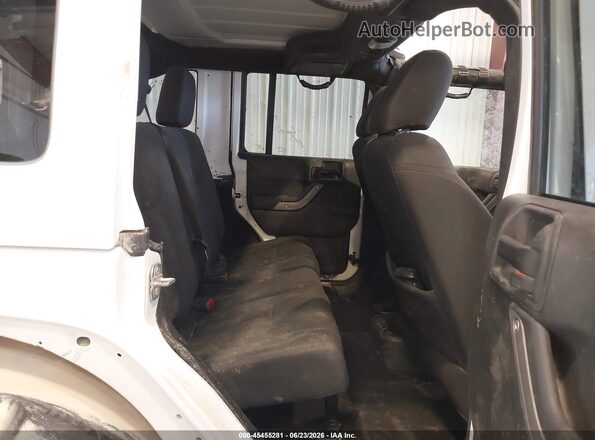 1C4BJWDG9HL615494 2017 JEEP WRANGLER UNLIMITED White Widok naklejki z numerem VIN