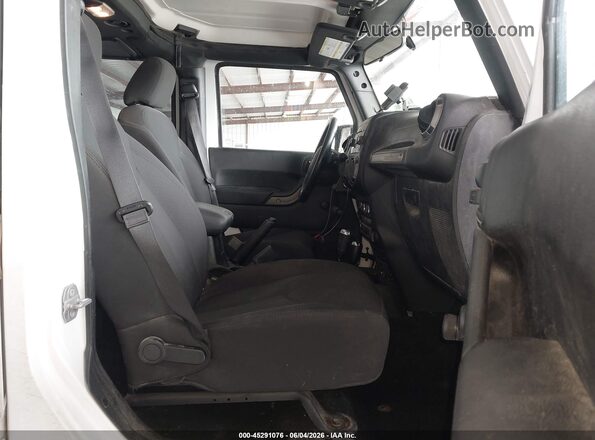 1C4BJWDG9JL845137 2018 JEEP WRANGLER White Widok wnętrza z przodu