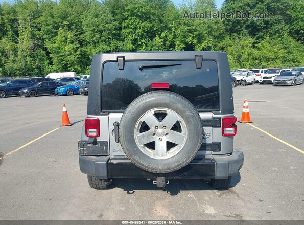 1C4BJWDGXGL135091 2016 JEEP WRANGLER UNLIMITED Silver 