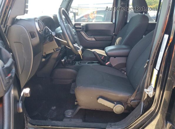 1C4BJWDGXGL252895 2016 JEEP WRANGLER Черный Вид салона спереди