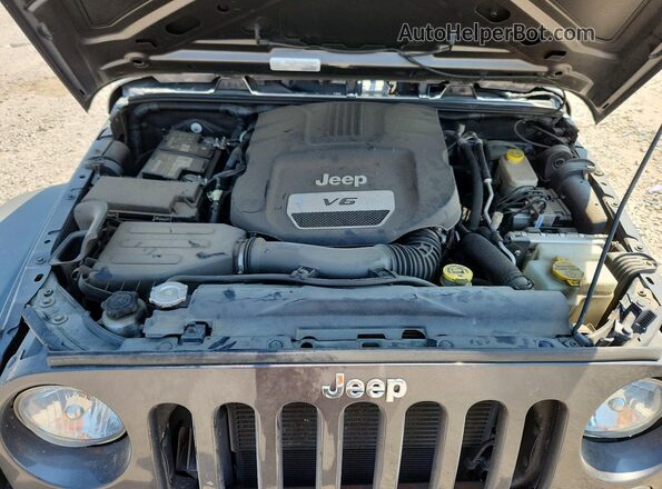 1C4BJWDGXGL335615 2016 JEEP WRANGLER Black Rear interior view