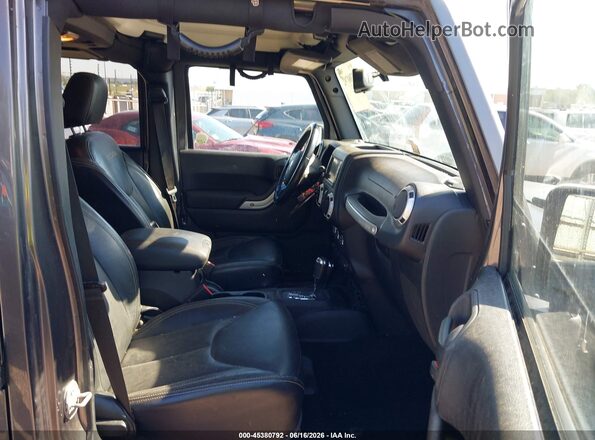 1C4BJWEG2GL172098 2016 JEEP WRANGLER UNLIMITED Gray Widok wnętrza z przodu