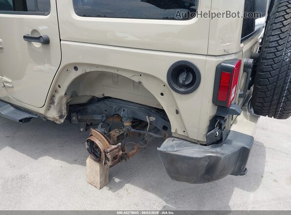 1C4BJWEG6JL847135 2018 JEEP WRANGLER Gold Widok z przodu