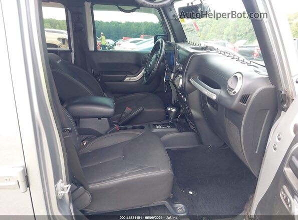 1C4BJWFG2GL231925 2016 JEEP WRANGLER UNLIMITED Gray წინა სალონის ხედი