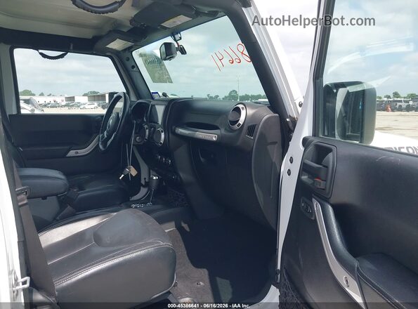 1C4BJWFG4HL547652 2017 JEEP WRANGLER UNLIMITED White Սալոնի դիմացի տեսք