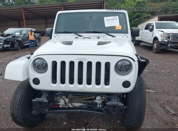 1C4BJWFG5GL135352 2016 JEEP WRANGLER UNLIMITED White Вид щитка приладів