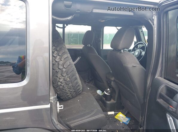 1C4HJWFG7JL915760 2018 JEEP WRANGLER Gray Widok naklejki z numerem VIN