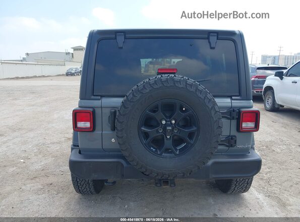 1C4HJXDG2JW196358 2018 JEEP WRANGLER UNLIMITED Silver 