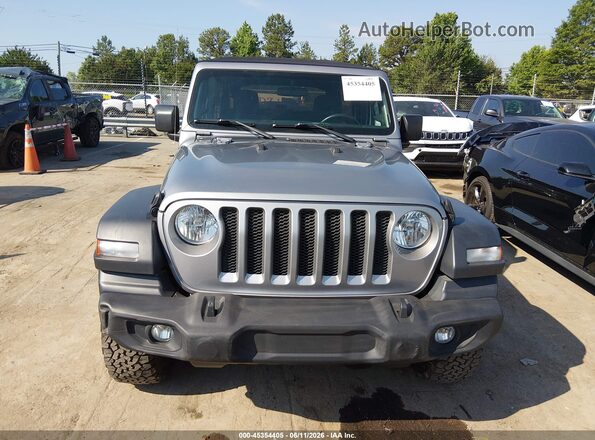 1C4HJXDG4JW169002 2018 JEEP WRANGLER UNLIMITED Silver Սարքավորումների վահանակի տեսք
