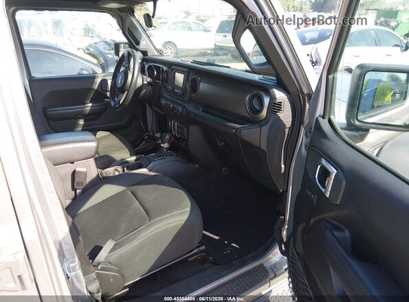 1C4HJXDG4JW169002 2018 JEEP WRANGLER UNLIMITED Silver Սալոնի դիմացի տեսք