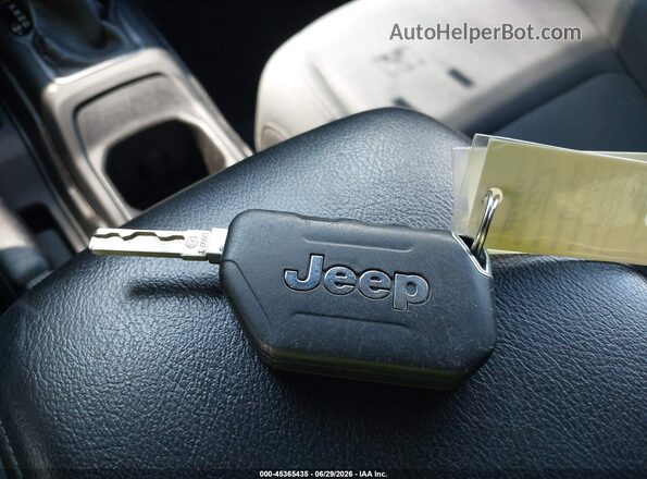 1C4HJXDG6KW690840 2019 JEEP WRANGLER UNLIMITED Turquoise Vista del salpicadero