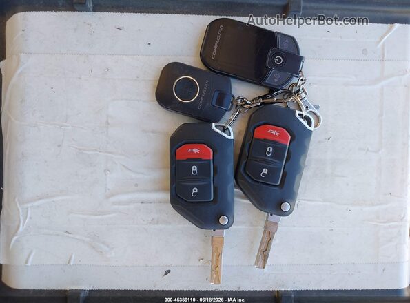 1C4HJXDM1MW823075 2021 JEEP WRANGLER UNLIMITED White Widok deski rozdzielczej