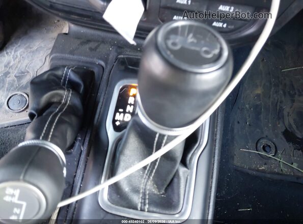 1C4HJXEG3JW149144 2018 JEEP WRANGLER UNLIMITED Black 360 interior view