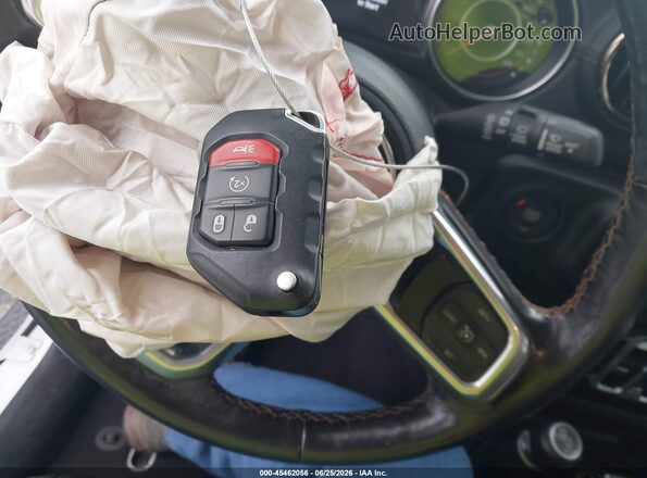 1C4HJXENXMW519010 2021 JEEP WRANGLER UNLIMITED Белый Вид панели приборов