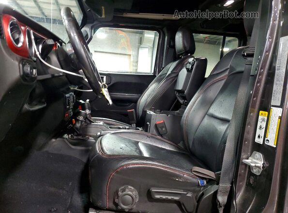 1C4HJXFG1JW266820 2018 JEEP WRANGLER Gray Front interior view