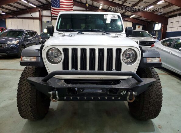 1C4HJXFN3LW243038 2020 JEEP WRANGLER Белый Вид спереди
