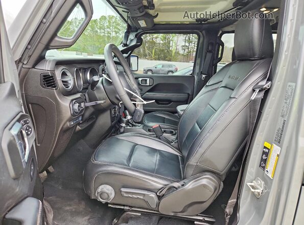 1C4JJXP60PW699061 2023 JEEP WRANGLER Gray Вид салону спереду