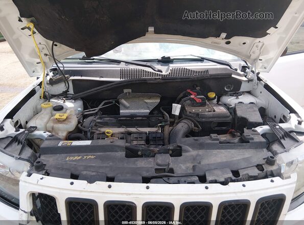 1C4NJCBA0GD681435 2016 JEEP COMPASS White Rear view