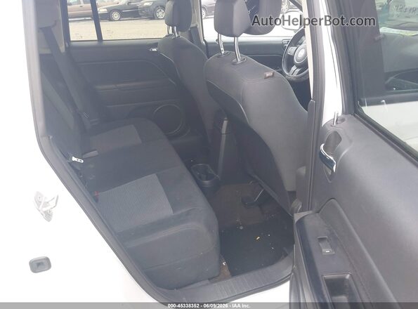 1C4NJCBA2GD633967 2016 JEEP COMPASS White VIN კოდის სტიკერის ხედი