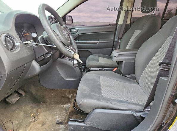 1C4NJCBA6GD666213 2016 JEEP COMPASS Black Front interior view
