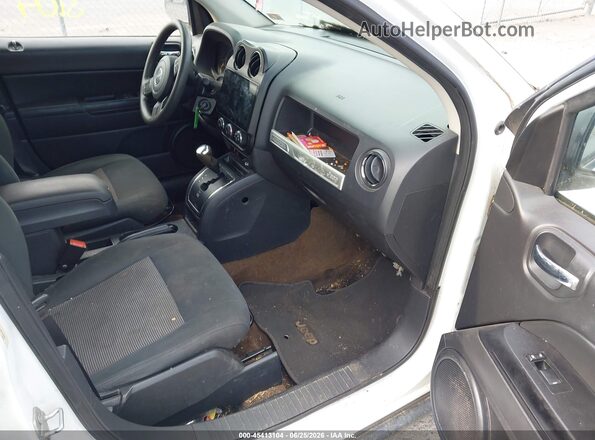 1C4NJCBA9GD568597 2016 JEEP COMPASS Белый Вид салона спереди