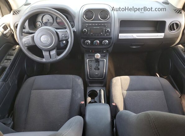 1C4NJCBAXGD665534 2016 JEEP COMPASS White Вид панелі приладів