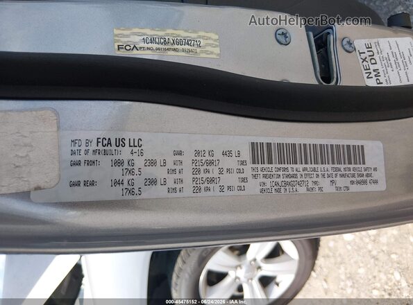 1C4NJCBAXGD742712 2016 JEEP COMPASS Silver Շարժիչի բաժամունքի տեսք