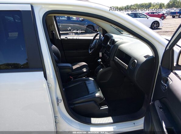 1C4NJCBB4GD815453 2016 JEEP COMPASS White Front interior view
