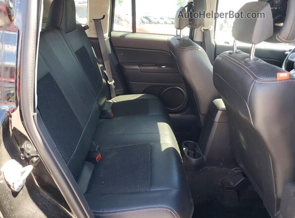 1C4NJCBB4HD102148 2017 JEEP COMPASS Черный Вид задней части салона
