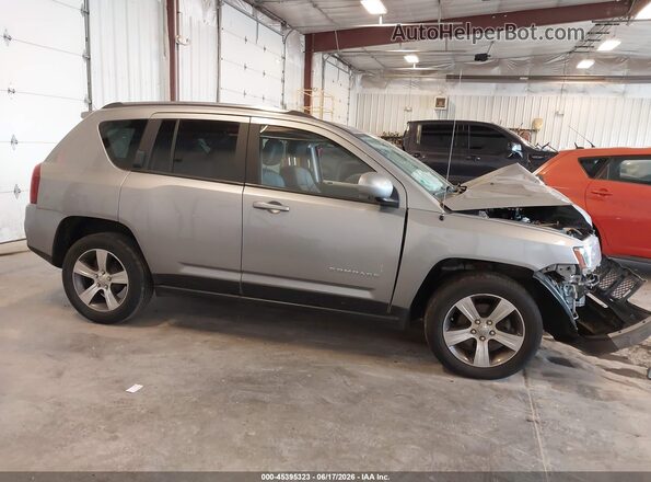 1C4NJCEB8HD166009 2017 JEEP COMPASS Gray Vista interior trasera