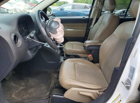 1C4NJDAB2GD792990 2016 JEEP COMPASS White Front interior view