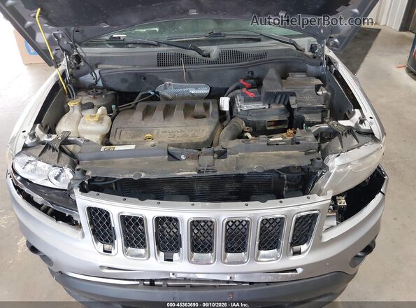 1C4NJDBB1GD662956 2016 JEEP COMPASS Silver 