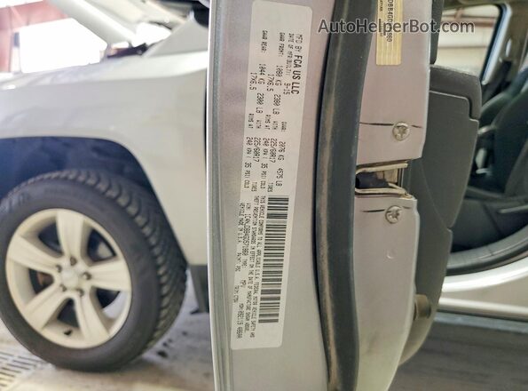 1C4NJDBB4GD571860 2016 JEEP COMPASS Silver 