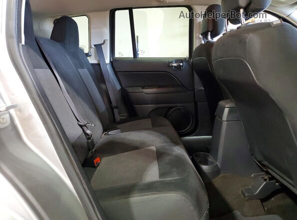 1C4NJDBB4GD571860 2016 JEEP COMPASS Silver 
