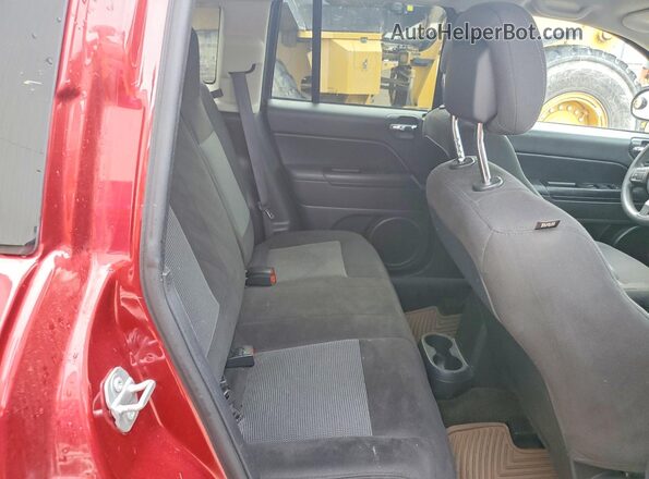 1C4NJDBB6GD779478 2016 JEEP COMPASS Red Rear interior view