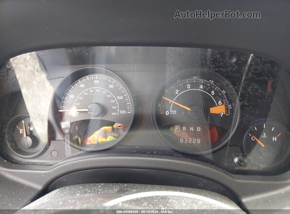 1C4NJDBB6HD105168 2017 JEEP COMPASS Red Вид задніх сидінь