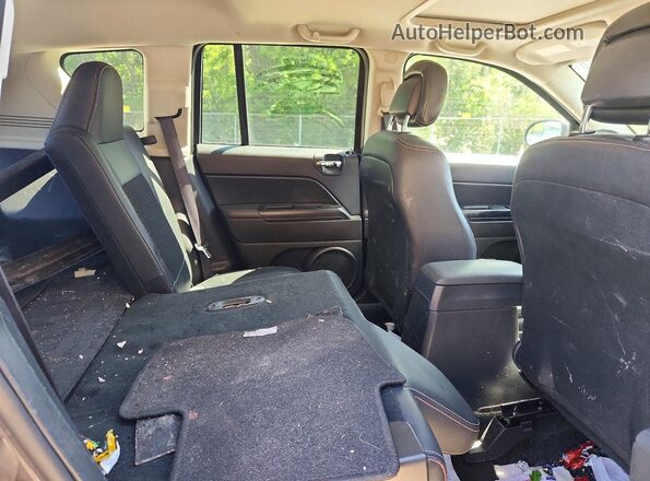 1C4NJDBB8GD702224 2016 JEEP AVENGER Charcoal Vista interior trasera