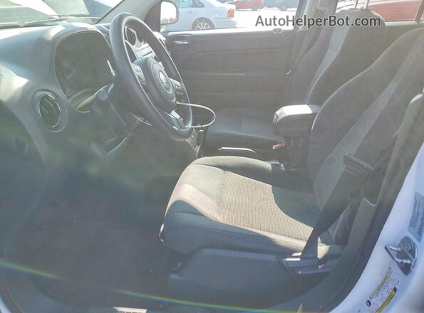 1C4NJDBB8GD723297 2016 JEEP COMPASS White Widok wnętrza z przodu