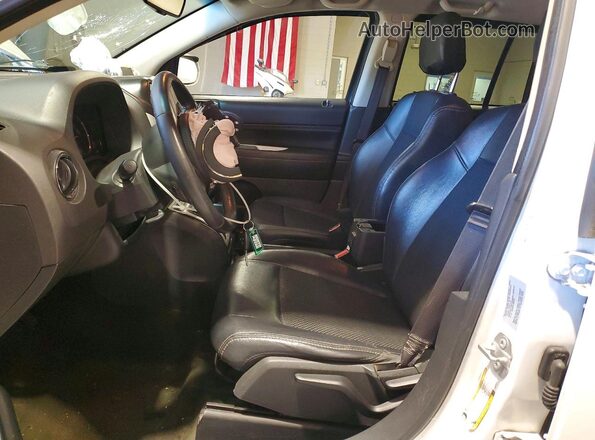 1C4NJDEB0GD785577 2016 JEEP COMPASS White Вид салону спереду