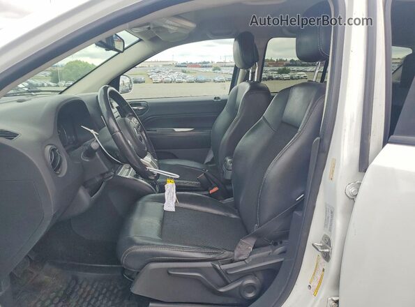 1C4NJDEB1GD617110 2016 JEEP COMPASS White Front interior view