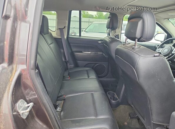 1C4NJDEB2GD733660 2016 JEEP COMPASS Gray Вид задньої частини салону