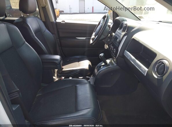 1C4NJDEB3GD810469 2016 JEEP COMPASS Белый Вид салона спереди