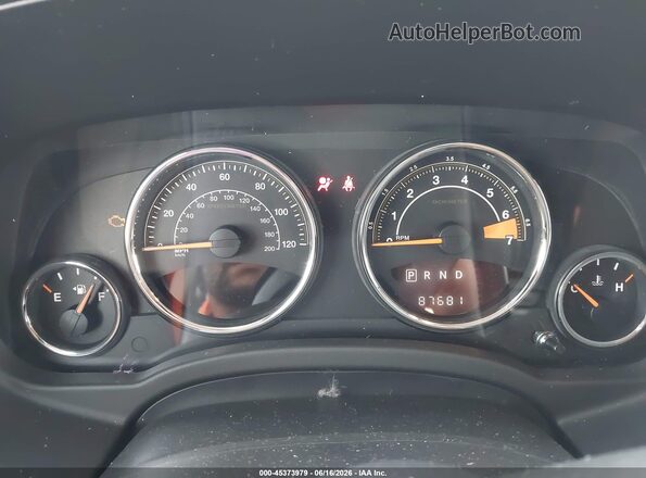 1C4NJDEB4GD772735 2016 JEEP COMPASS Black Widok tylnych siedzeń