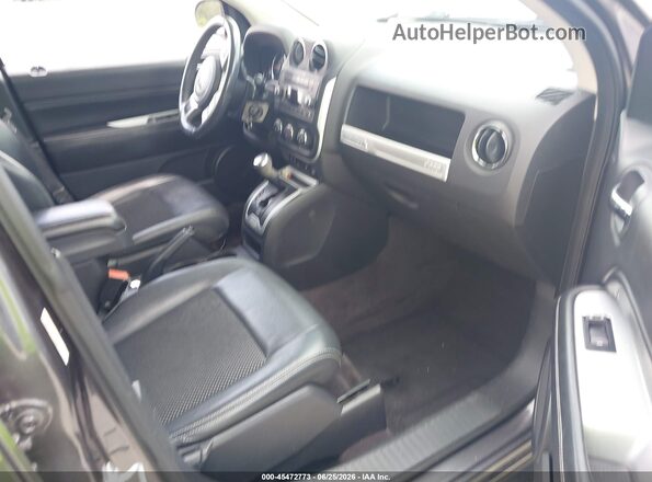 1C4NJDEB4HD162383 2017 JEEP COMPASS Gray Front interior view