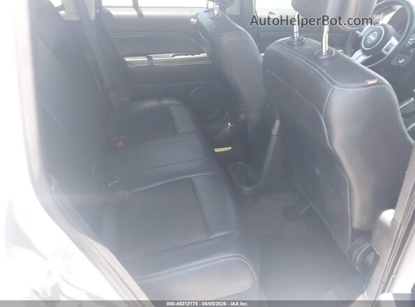 1C4NJDEB5GD691095 2016 JEEP COMPASS Silver 