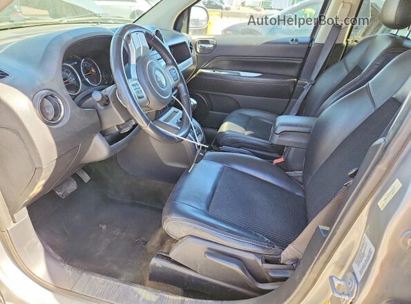 1C4NJDEB7GD733119 2016 JEEP COMPASS Silver Front interior view